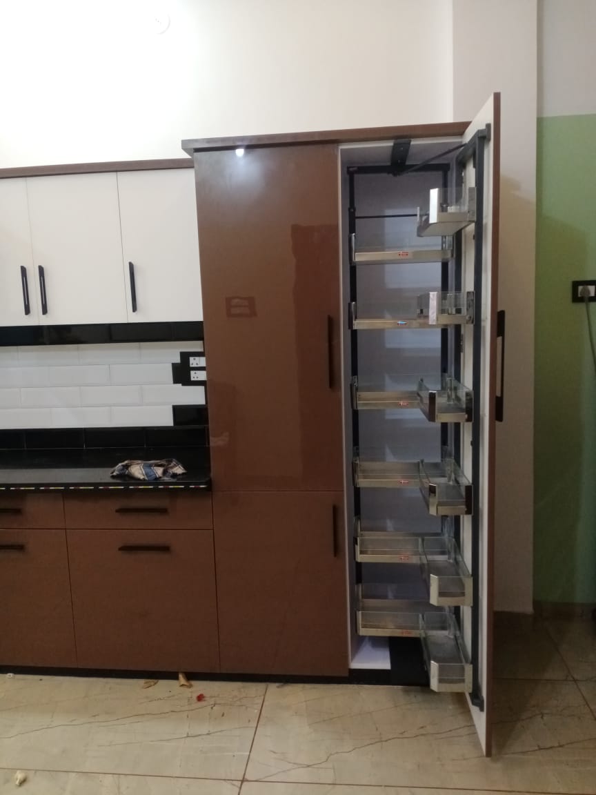 Roshan Enterprises Modular Kitchen Showcase