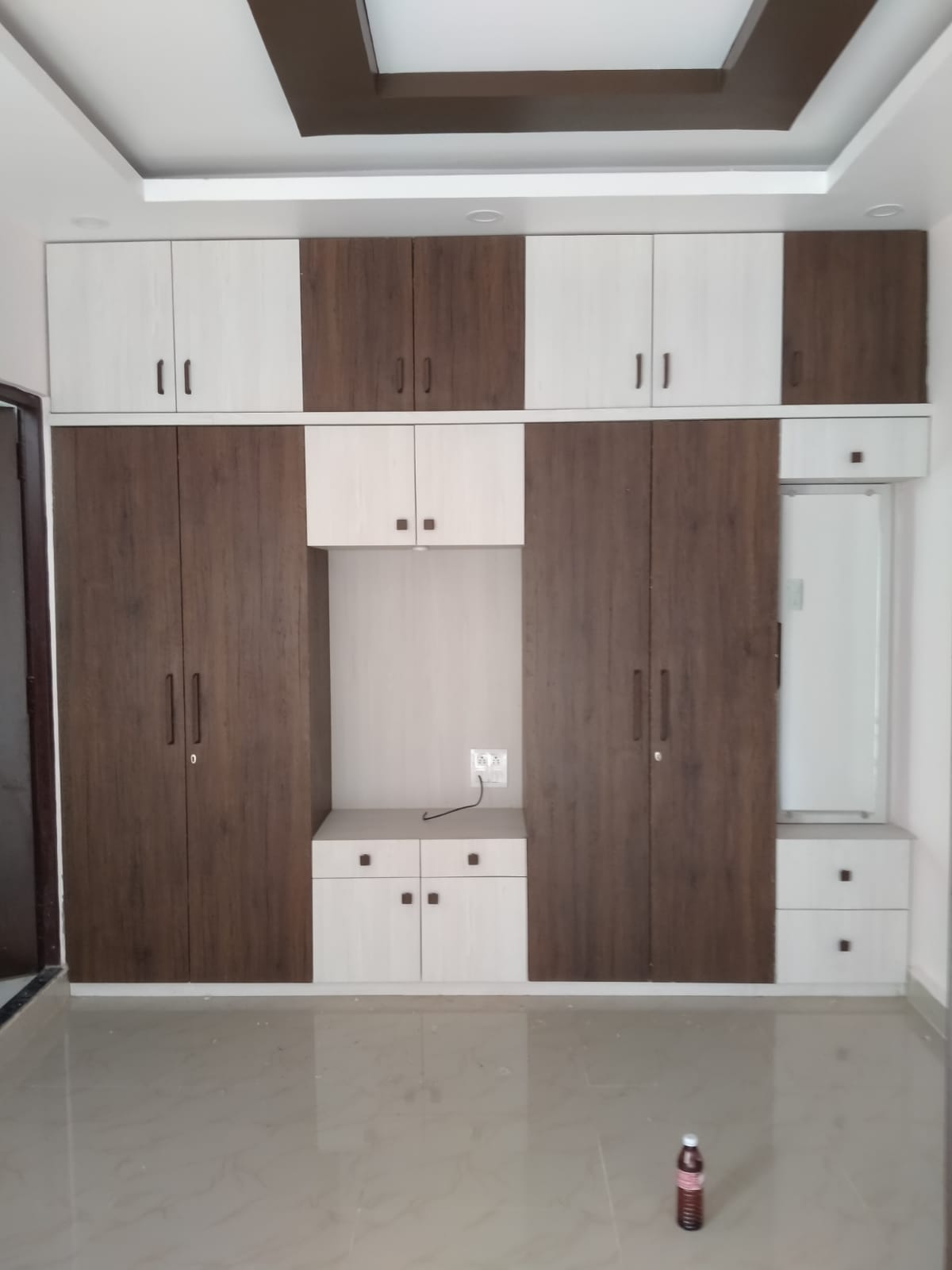 Roshan Enterprises Modular Kitchen Showcase