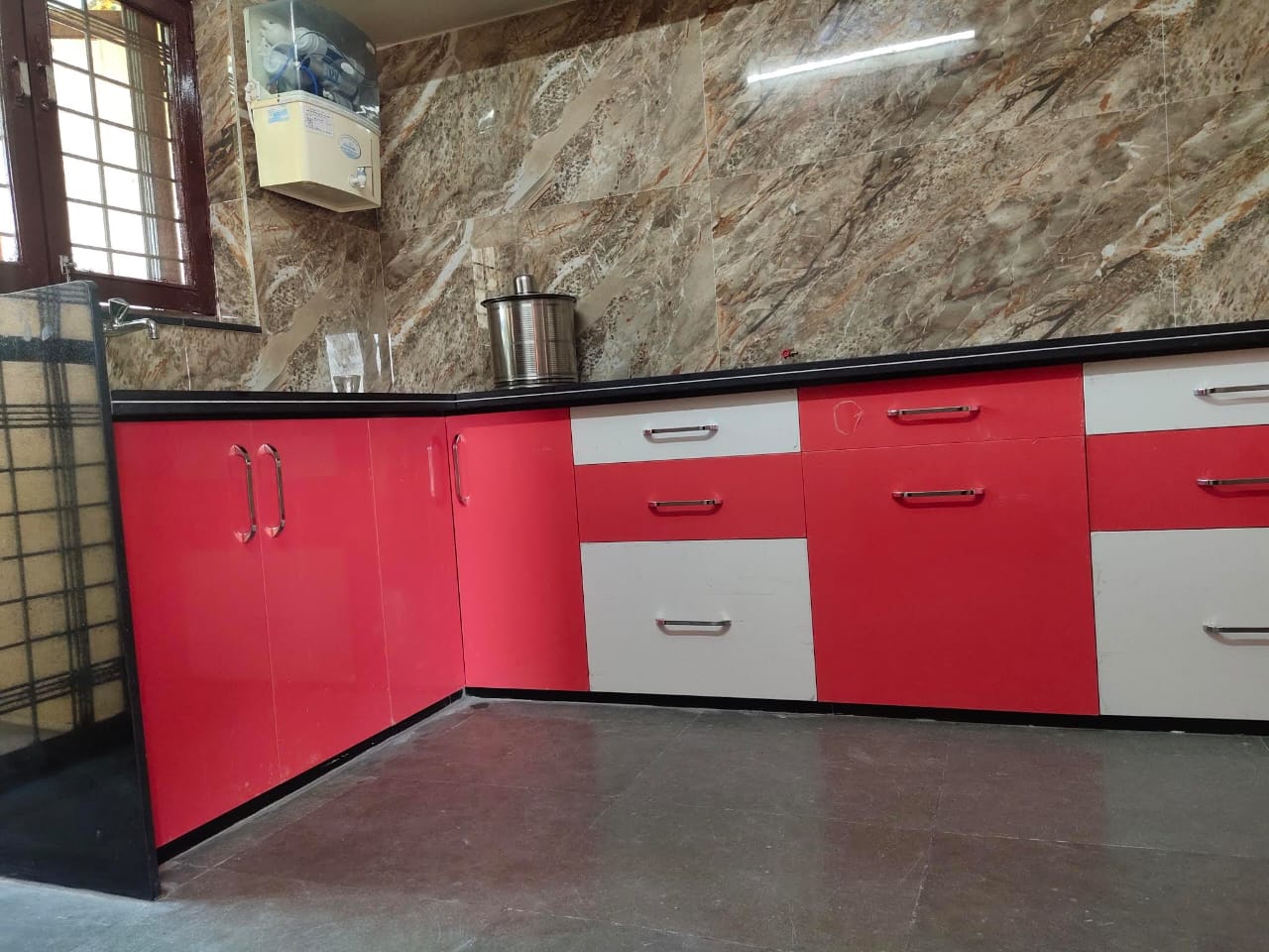 Roshan Enterprises Modular Kitchen Showcase