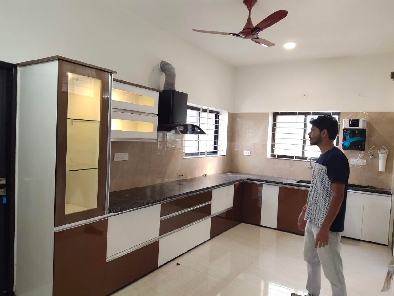 Roshan Enterprises Modular Kitchen Showcase