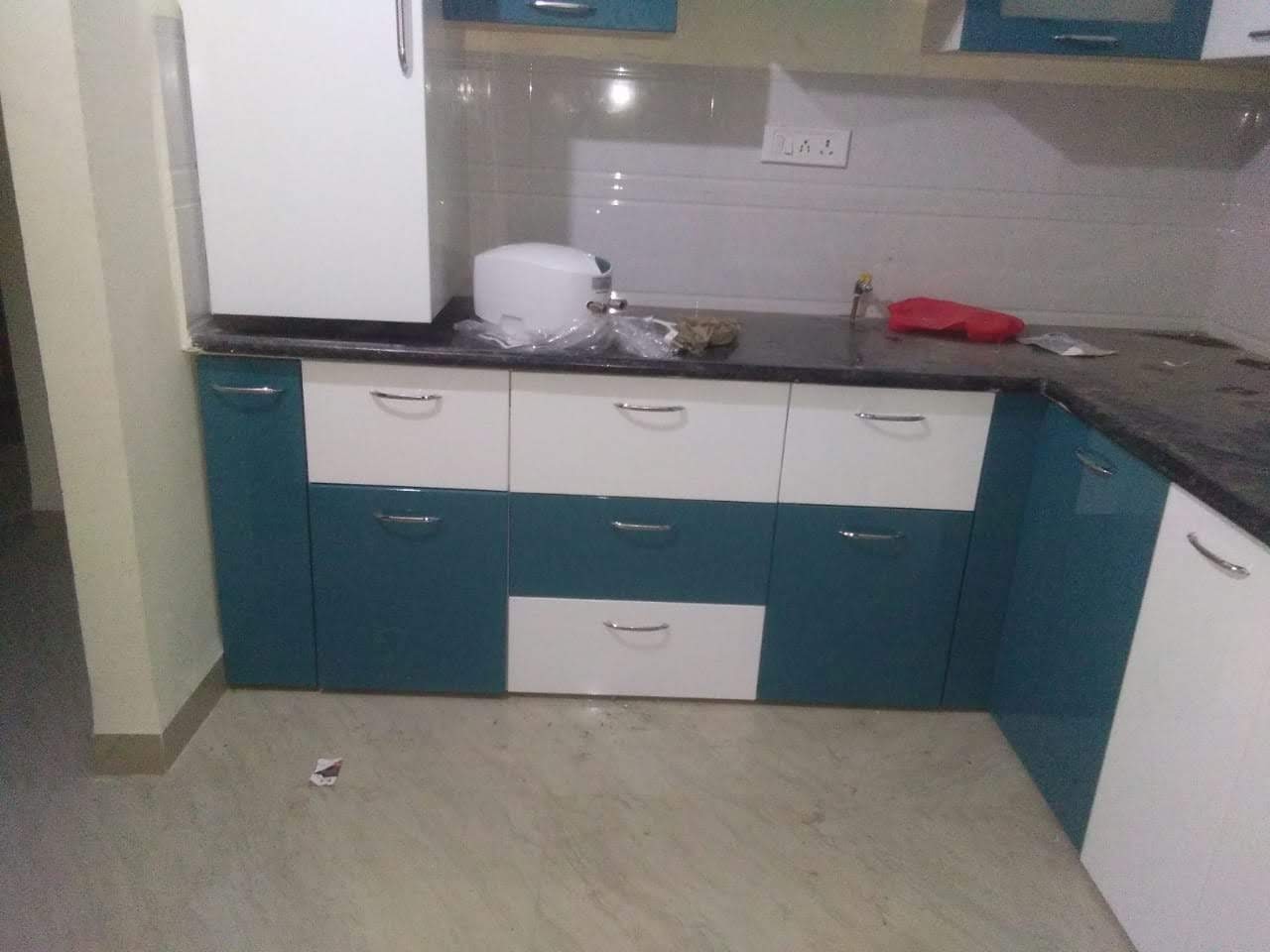 Roshan Enterprises Modular Kitchen Showcase