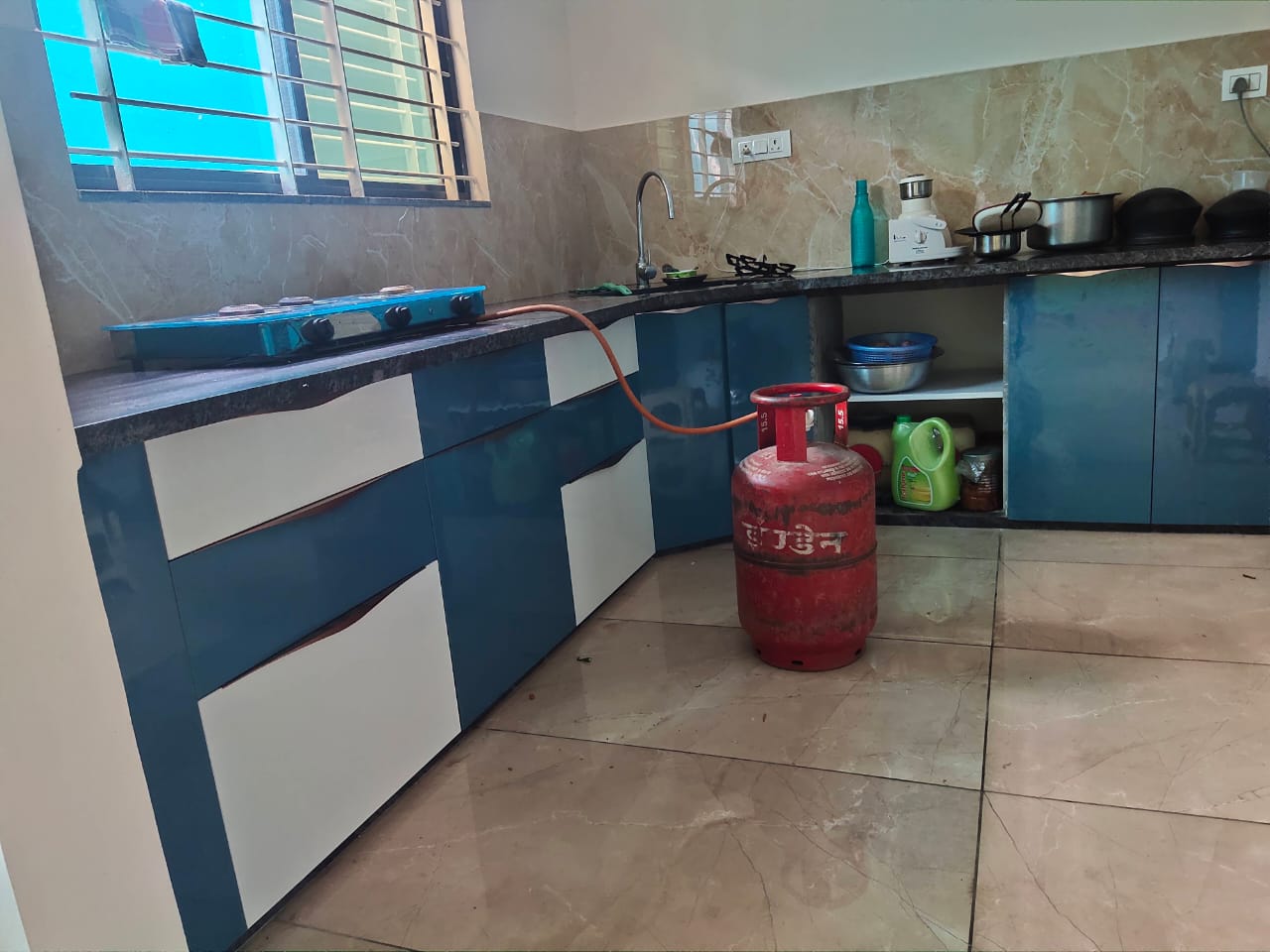 Roshan Enterprises Modular Kitchen Showcase