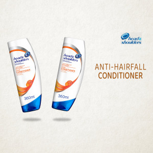 Two bottles of Head & Shoulders Anti-Hairfall Conditioner against a gradient background.